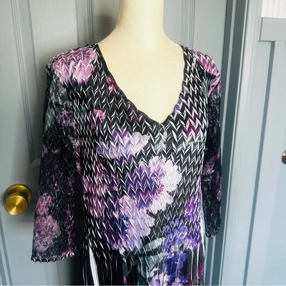 NEW Komarov V-Neck 3/4 Bell Sleeve Floral Print Mixed Media Aline Midi Dress - Picture 4 of 14